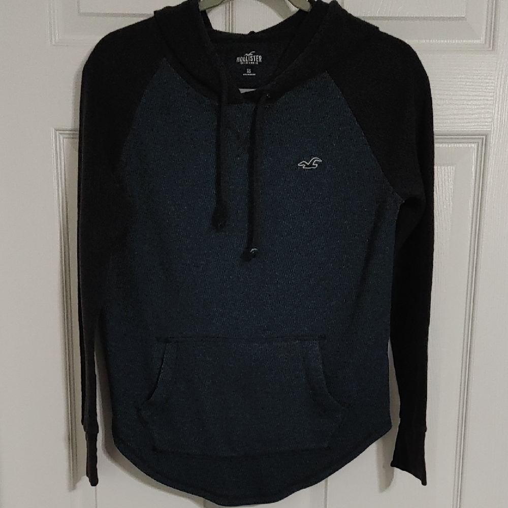 Hollister Hooded Long Sleeve Shirt Men's sz XS Navy Body with Black Sleeves